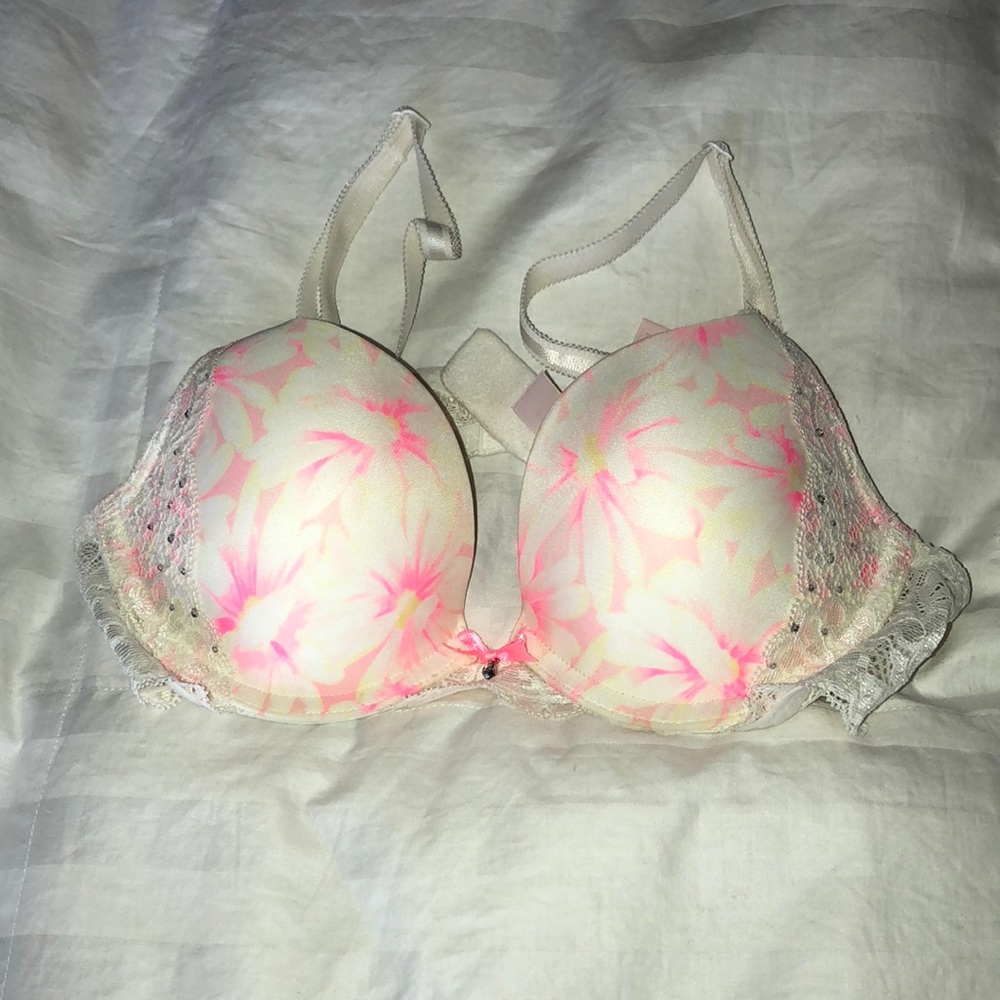 Like New VS Dream Angels Push-up Bra
